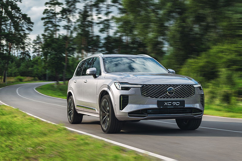New Volvo XC 90 in motion